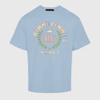 Homme Femme 10 Year Crest T-Shirt in Himmelblau