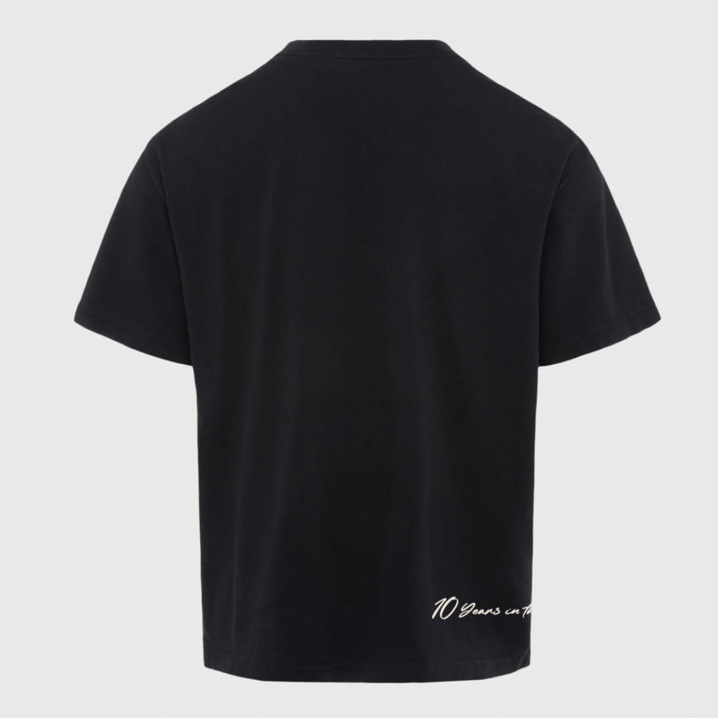 Homme Femme Heat Check T-Shirt in Schwarz und Gold