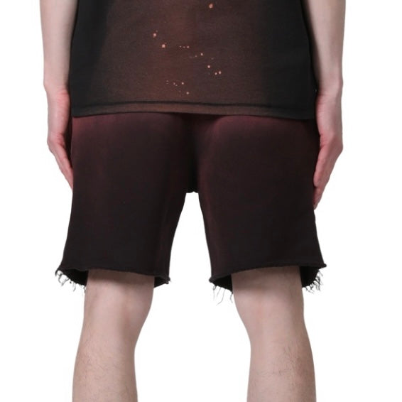 Purple Brand Shorts aus rotem French-Terry mit Batikmuster