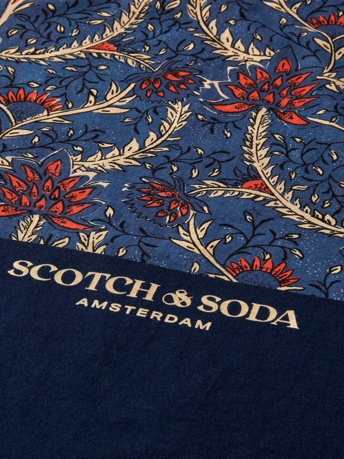 Scotch & Soda Graphic Artwork Tee In Navy (167340)